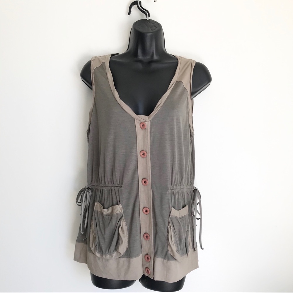 Park Vogel Patch Sleeveless Button Down Top  M
